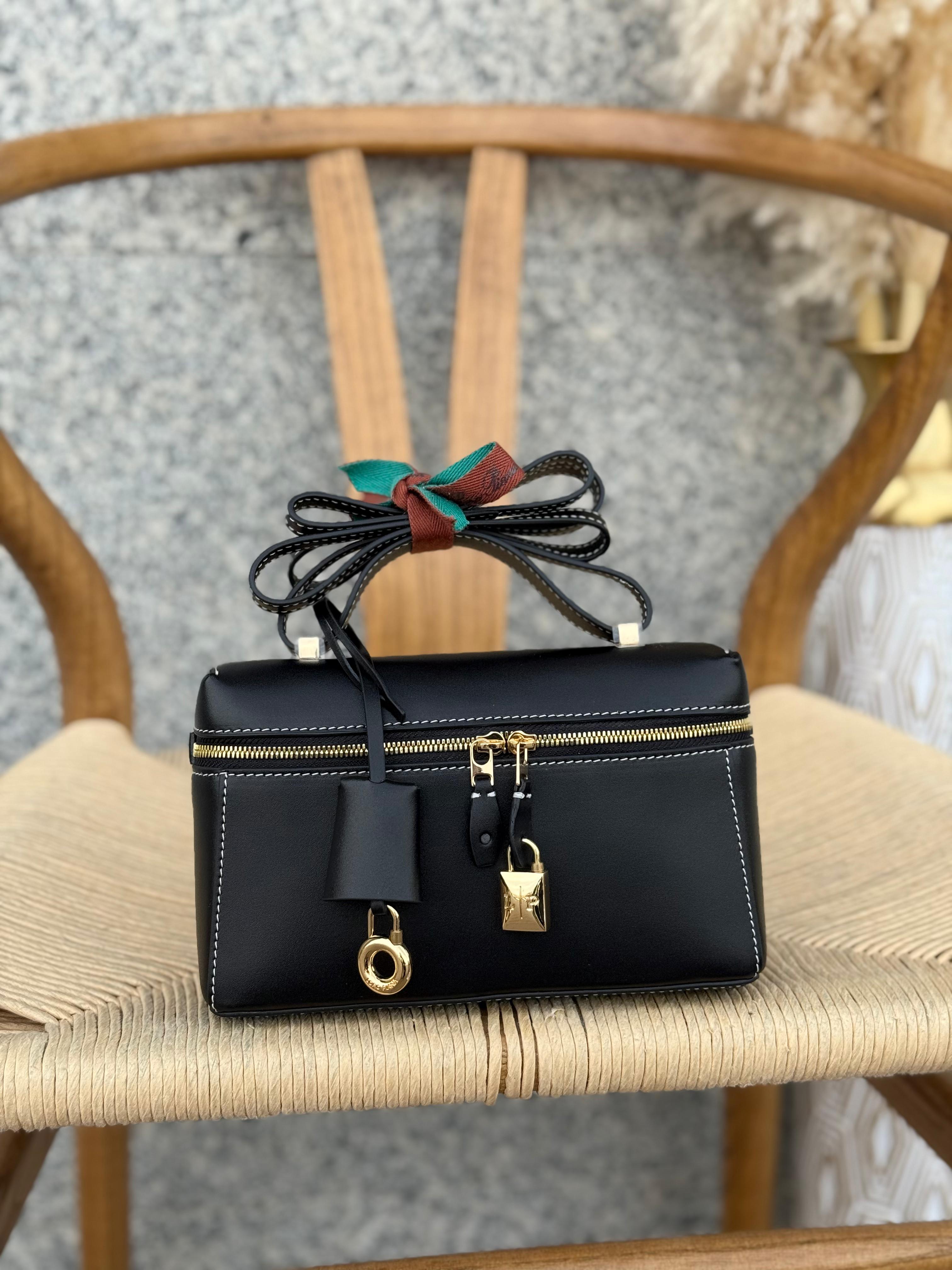Loro Piana Extra Bag L27