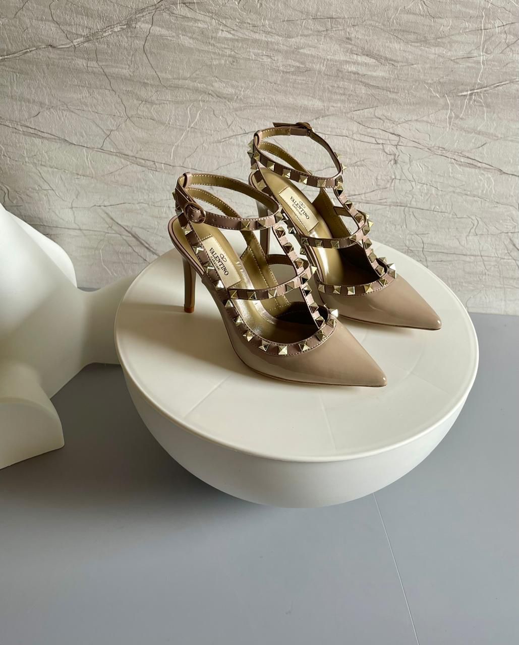 Valentino Garavani Rockstud pumps