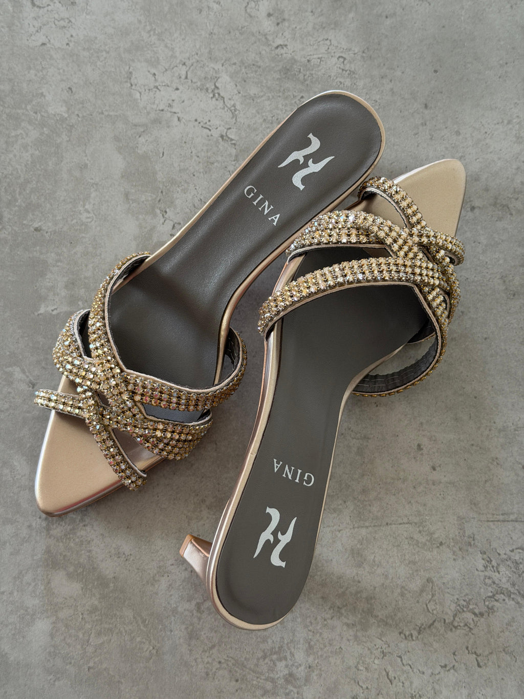 GINA  TAYLOR Quartz Chic