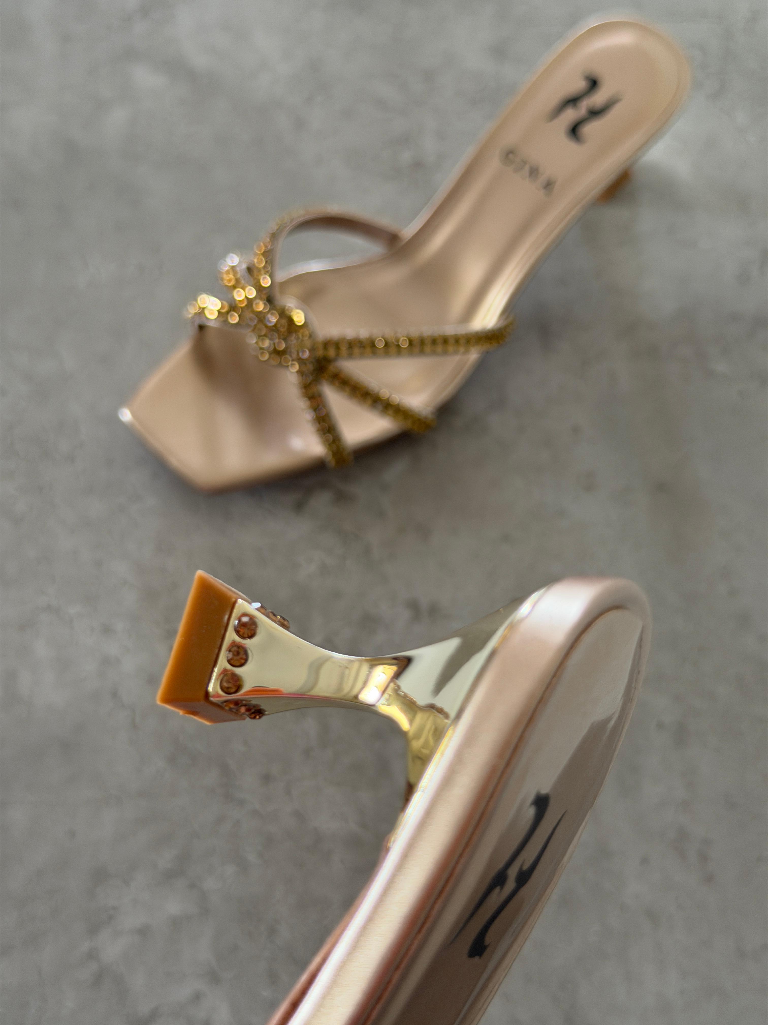 GINA  TAYLOR Quartz Chic