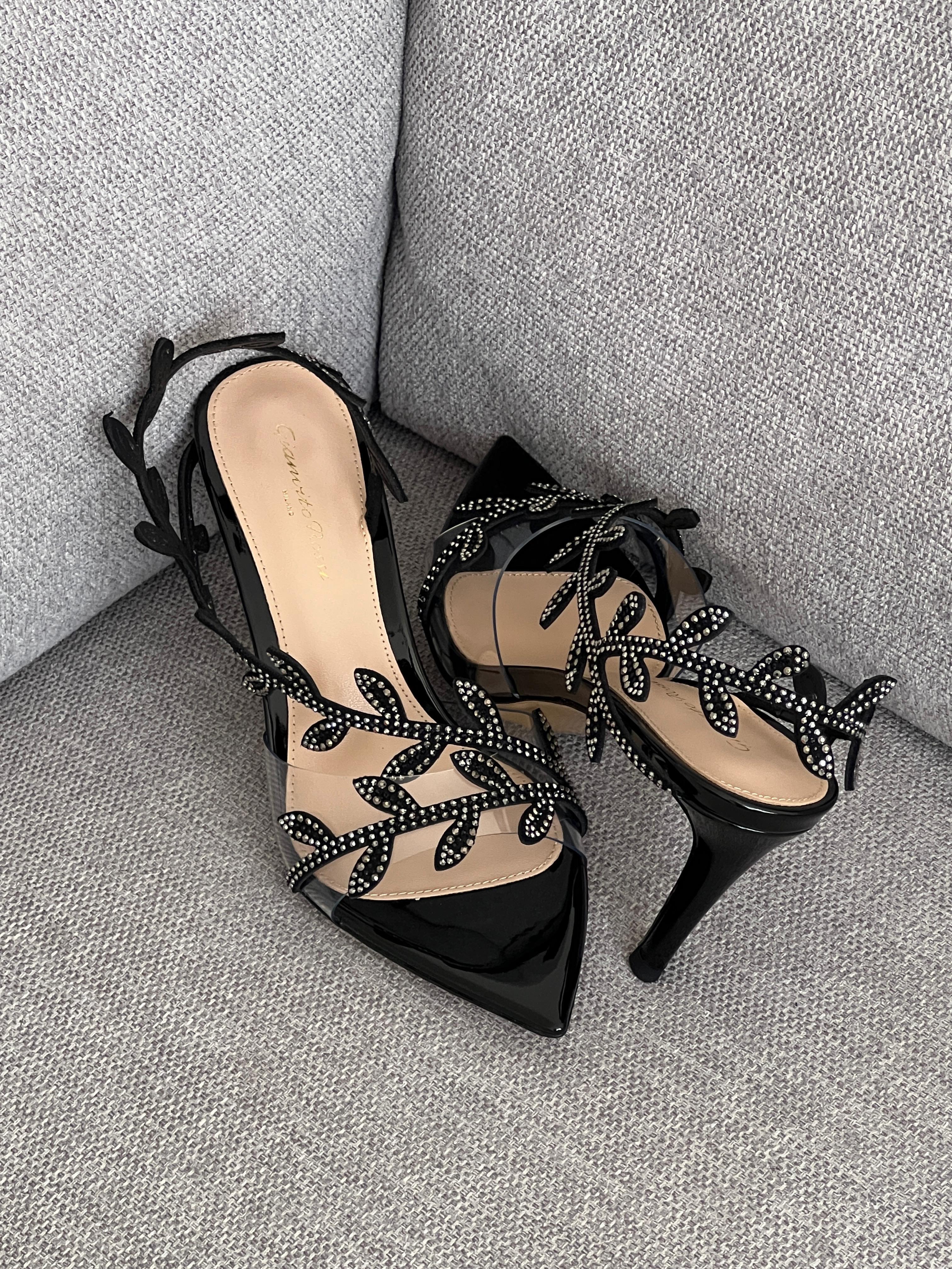 Gianvito Rossi  Pointed Leaf Strap Sandals