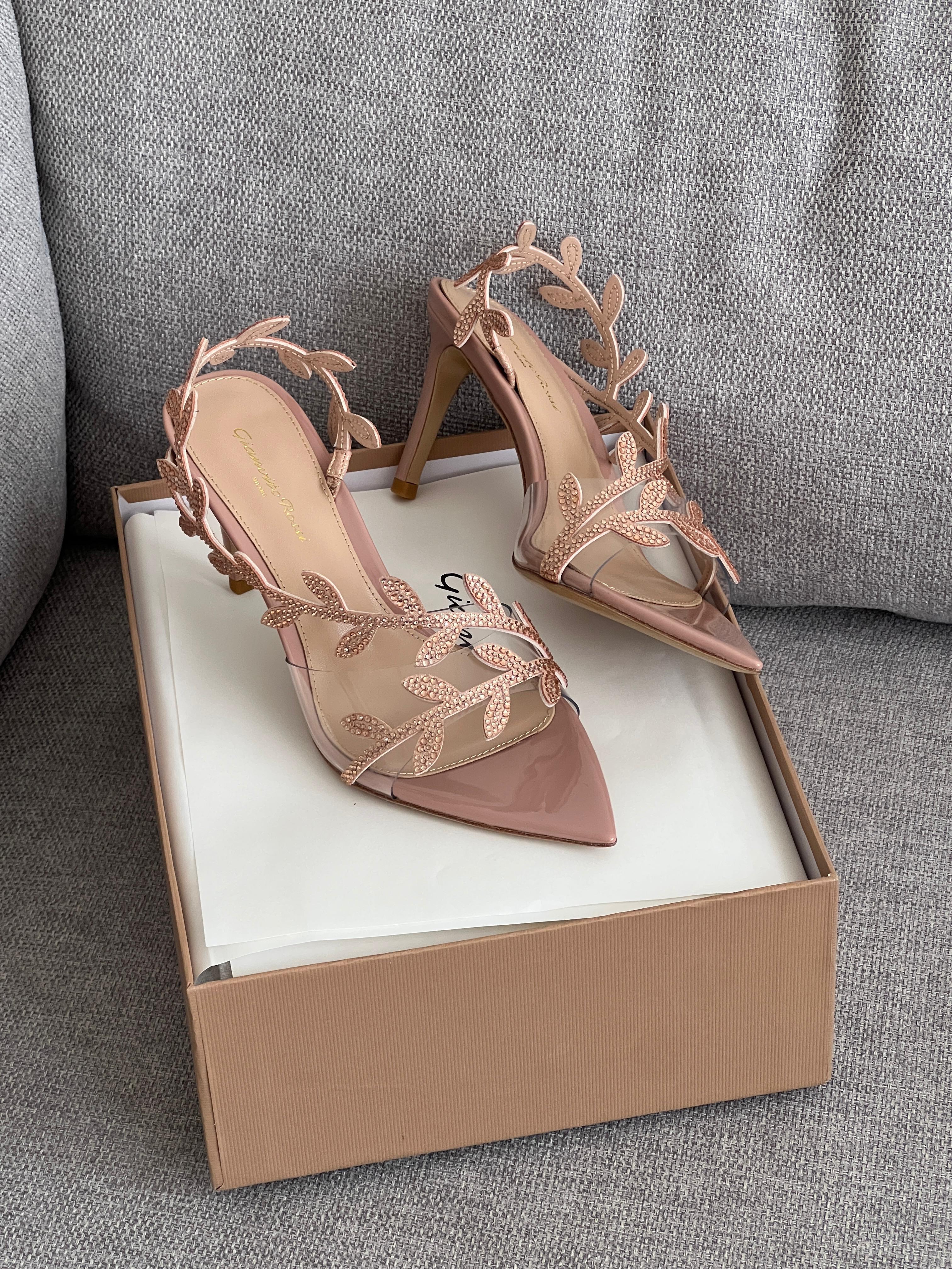 Gianvito Rossi  Pointed Leaf Strap Sandals