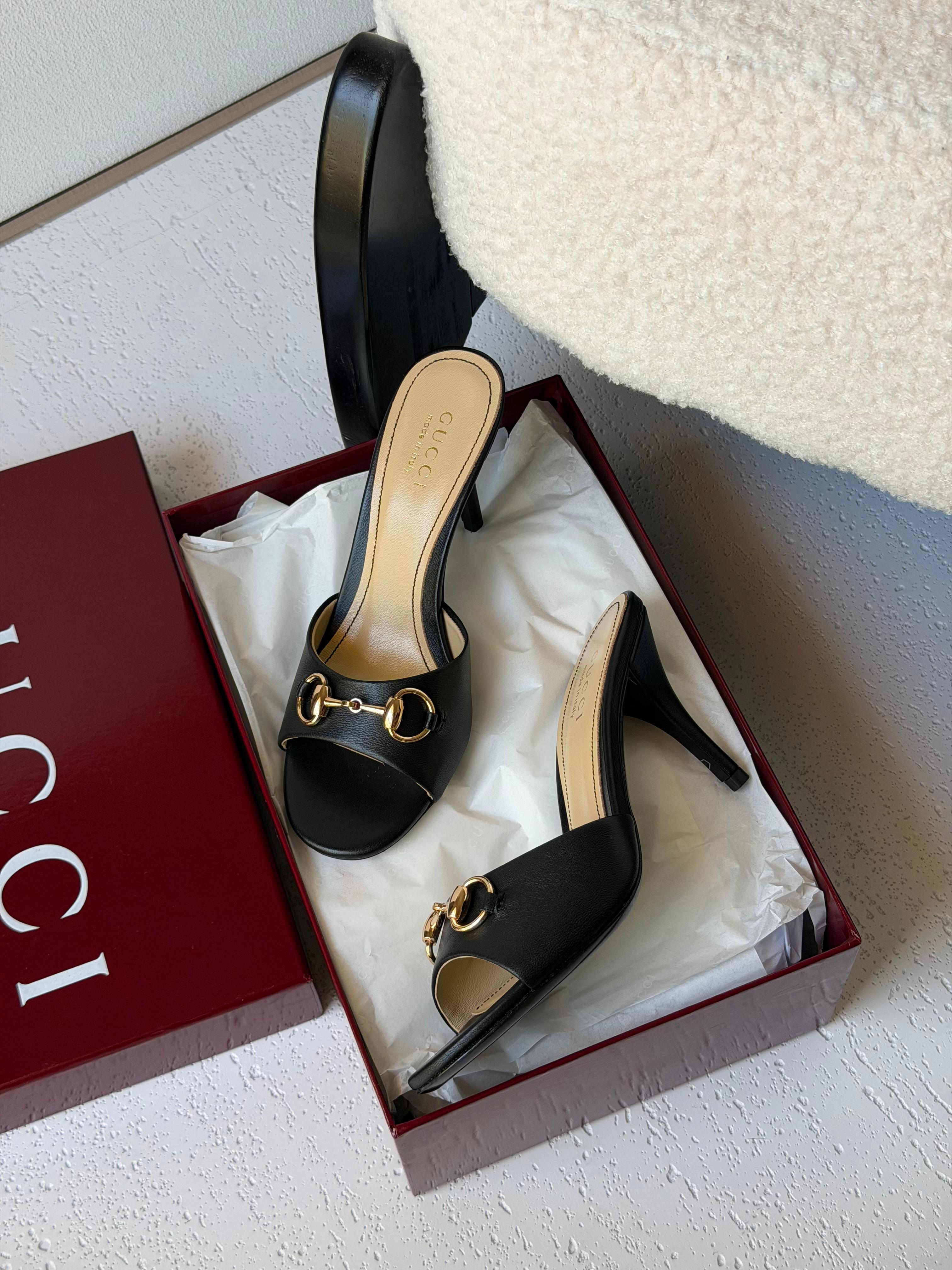 Gucci Horsebit sandals