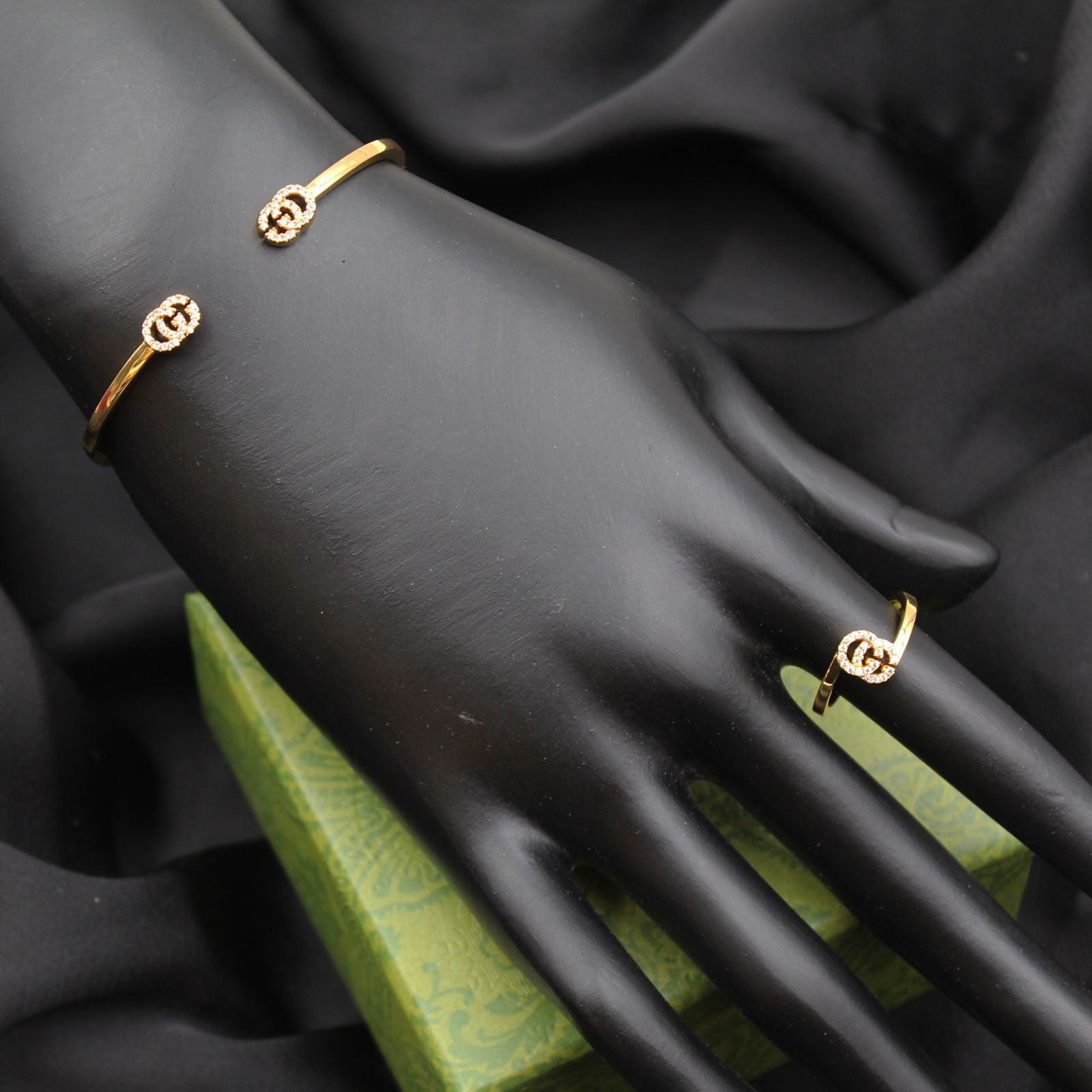 Gucci GG with Stone Bangle with Ring