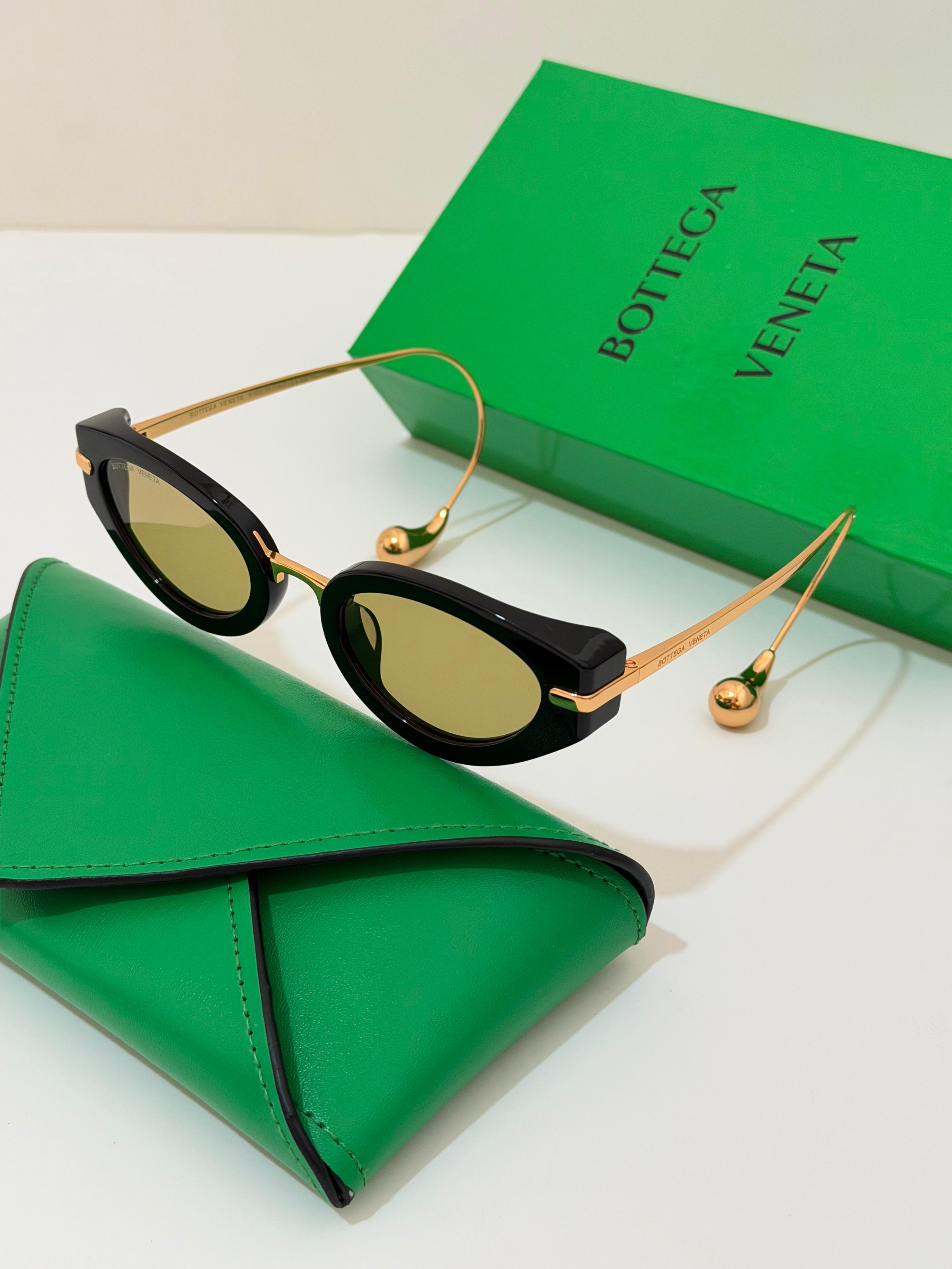 Bottega Veneta Knot cat-eye sunglasses
