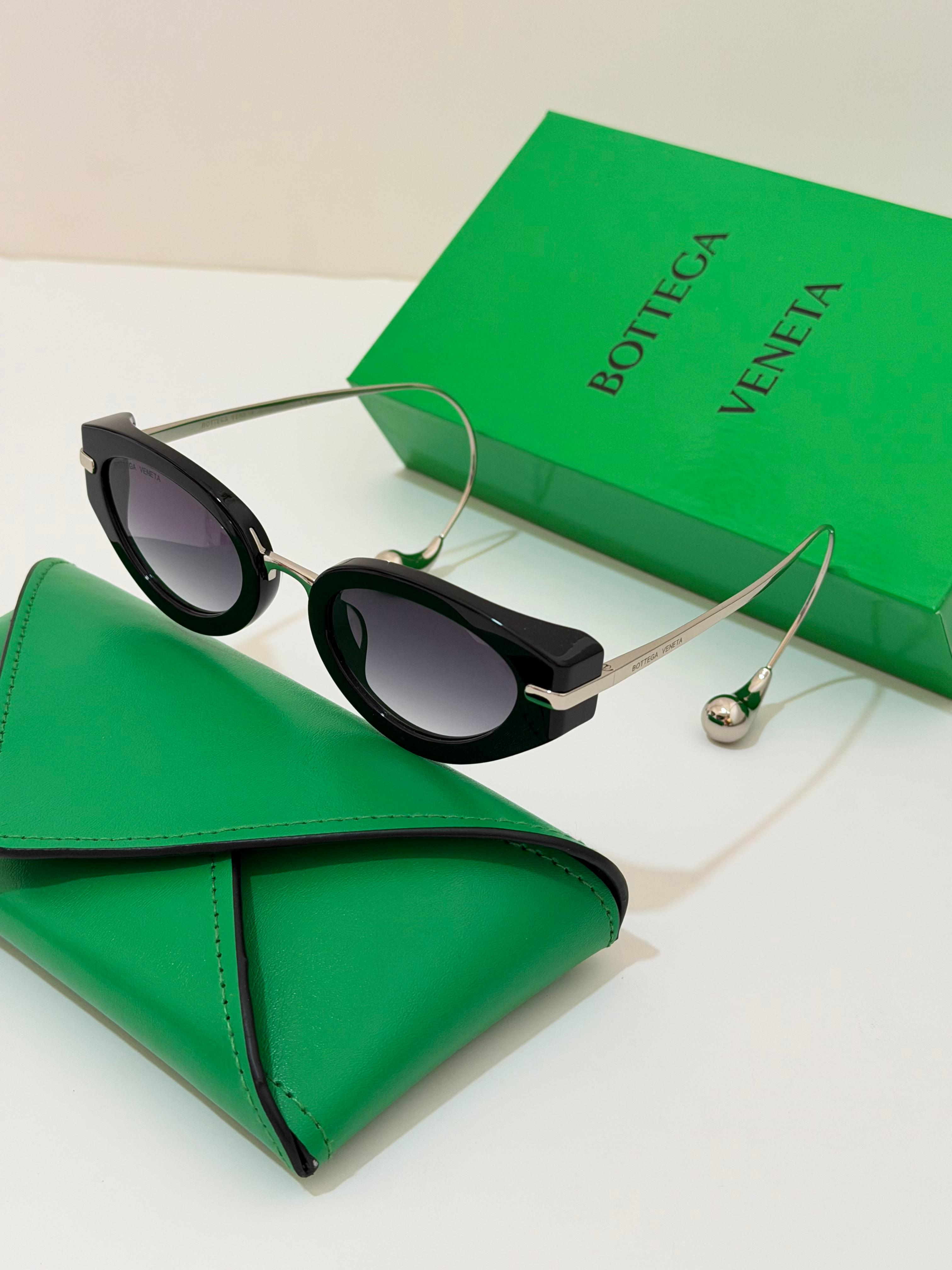 Bottega Veneta Knot cat-eye sunglasses