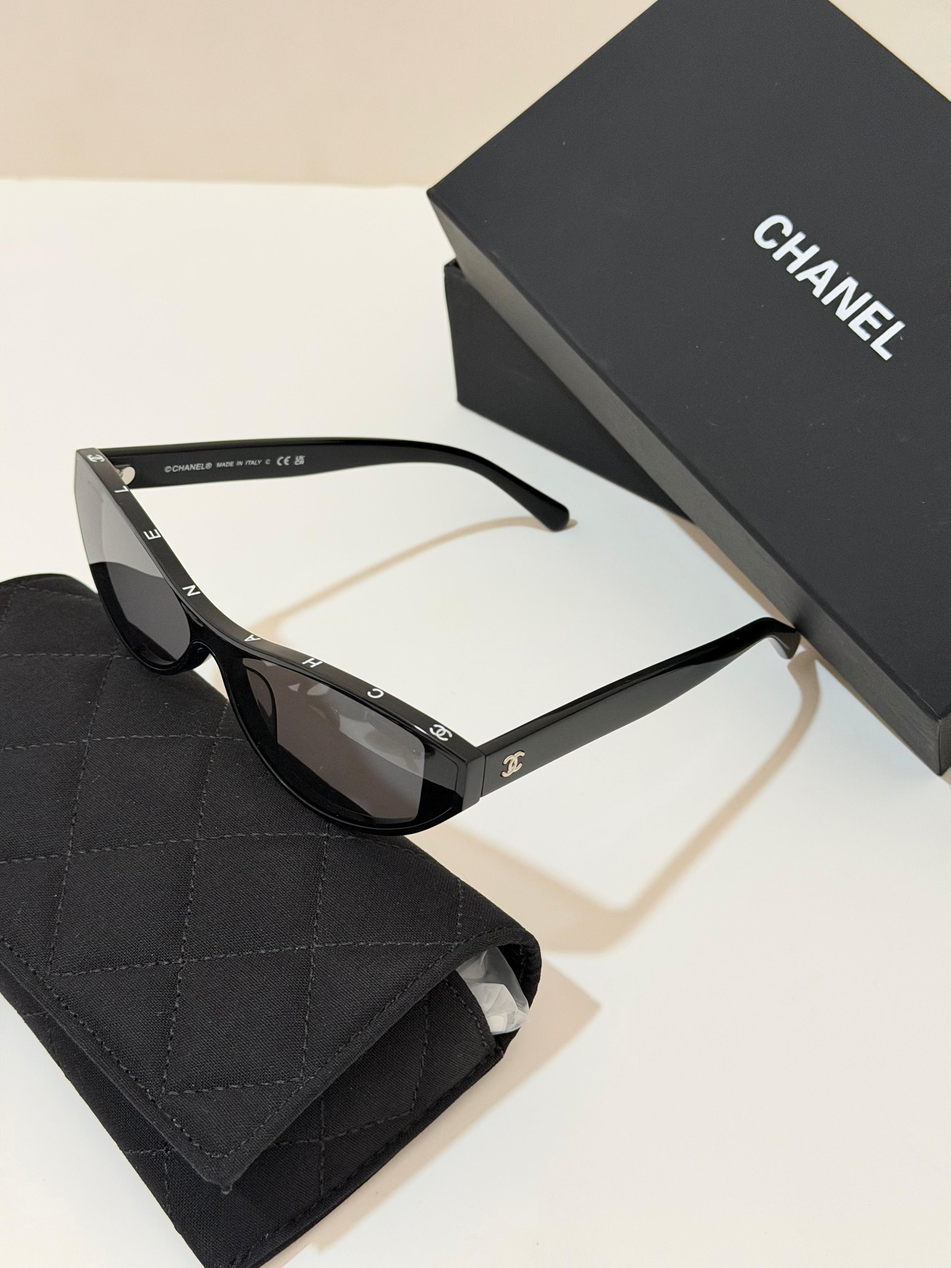 CHANEL Sunglasses