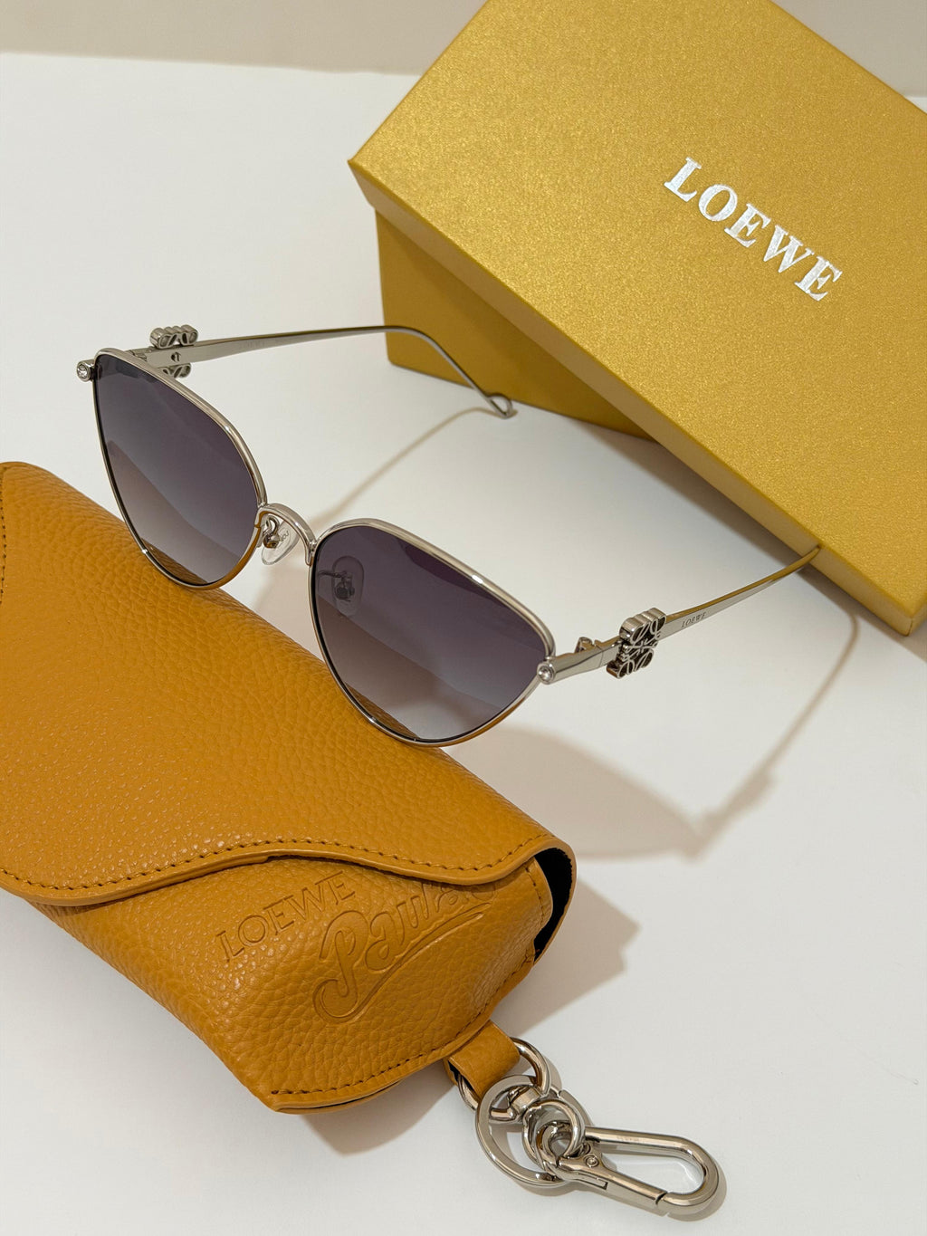 Loewe Cat Eye Sunglasses